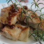 しょうが香る鶏肉のソテー、ハニーマスタードソース