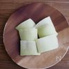 だいこんの皮のベーコンソテーの下準備