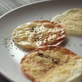 【ビールのおつまみに】餃子の皮で３分　ペッパークラッカー