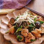 鶏肉となすとエリンギとニラのピリ辛ごま味噌炒め