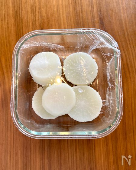大根を切って電子レンジで加熱する