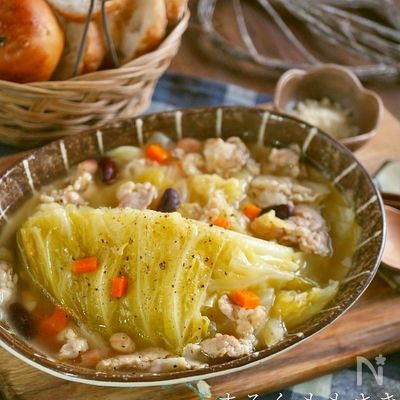 やわらかキャベツと豚肉とミックスビーンズの食べるスープ