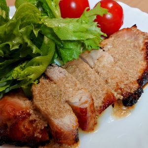 まゆのの作ってみた!投稿(漬けて焼くだけ。甘辛味噌ポークステーキ)