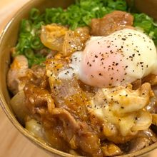 おかわりしたくなる！悪魔のチーズ豚たま丼🍚🍖
