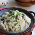 フライパン１０分煮♪しっとり柔らか鶏むねと野菜のおろしマヨ煮