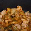 白ごはん止まらん！『鶏もも肉の旨辛チゲ煮』の工程2