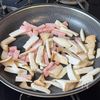 【きのことベーコンのペペロン炒メシ】やみつき!お酒が進む!の工程2