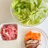 野菜たっぷり♡豚肉と春キャベツの中華風豆乳スープの工程1