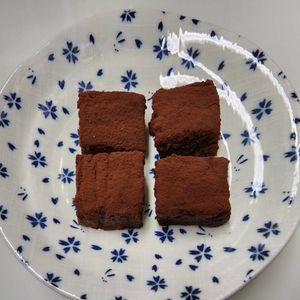 1251516の作ってみた!投稿(材料3つ！罪悪感少なめ！「お豆腐で濃厚な生チョコ」)