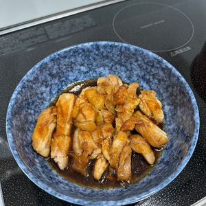 ٩(^‿^)۶の作ってみた!投稿(＼煮るだけ／鶏のにんにく醤油煮)