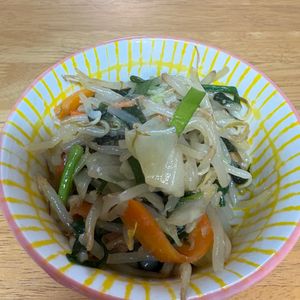 きよの作ってみた!投稿(味噌ラーメン風《もやし♡にんにく味噌サラダ》)