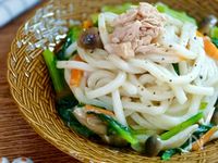 ツナ缶と白だしで簡単♩小松菜しめじのとろみうどん