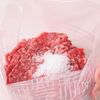 冷凍保存期間が伸びる薄塩ひき肉シートでダブルチーズバーガーの下準備