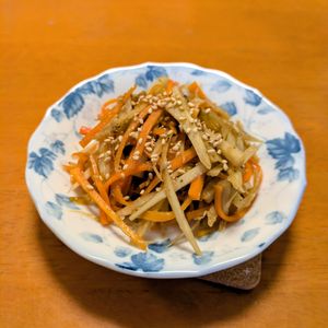 ゆきまる🐬🫧の作ってみた!投稿(調味料たったの3つ！簡単きんぴらごぼう♪お弁当に◎)