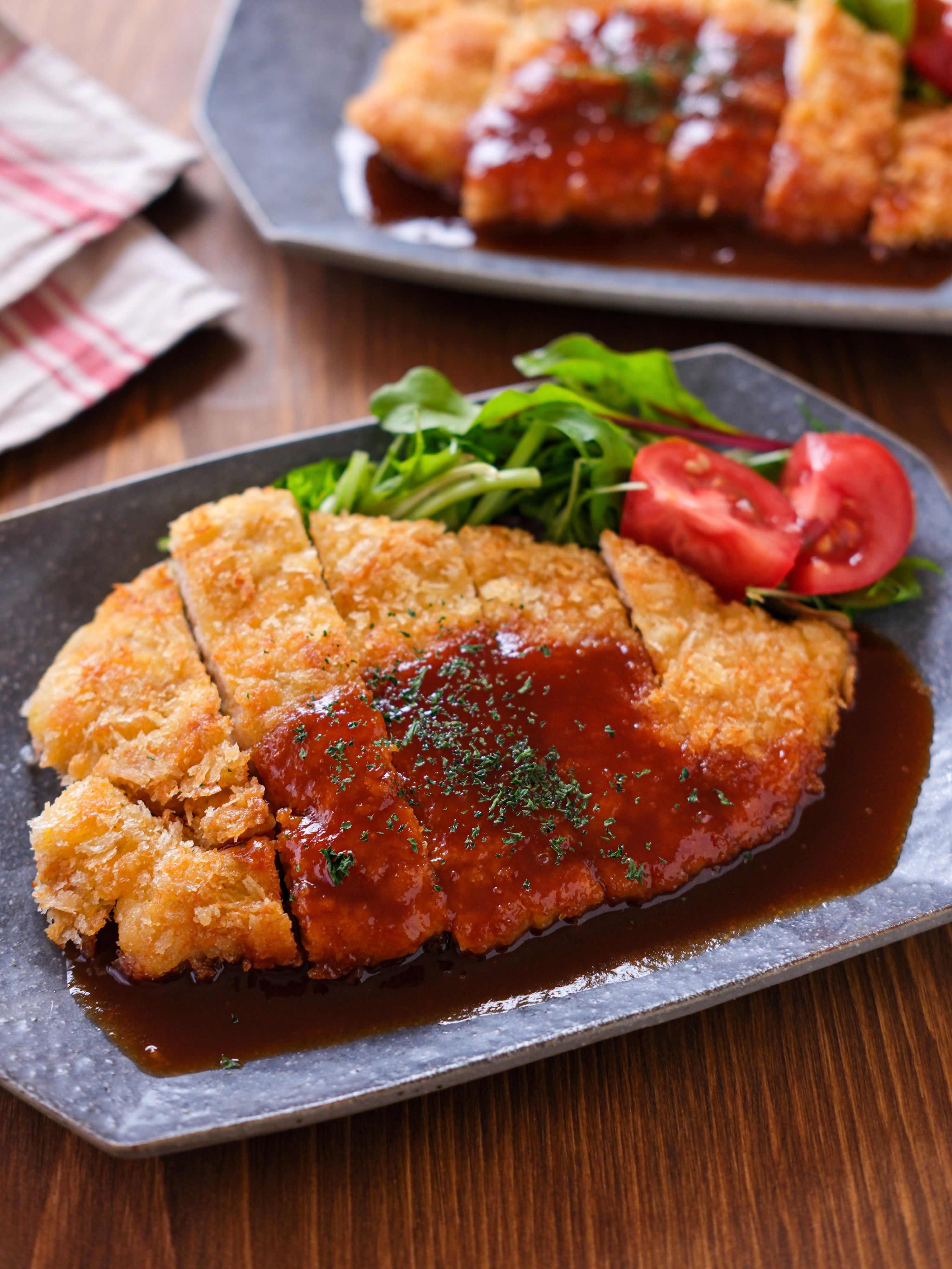 BIGチキンカツレツ】鶏むね肉1枚で♪簡単デミソースがけ | レシピ