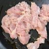 米粉あんで仕上げる鶏むね肉と夏野菜の中華丼の工程6