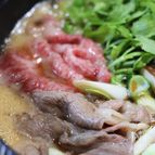 せりときのこ入りすき焼き