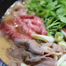 せりときのこ入りすき焼き