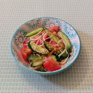 𝔂𝓾𝓶𝓲🍓の作ってみた!投稿(トマトときゅうりとカニかまの塩麹ナムル)