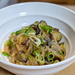まゆのの作ってみた!投稿(ご飯が進む♪【茄子としらたきの麻婆風ピリ辛炒め】腸活にも)