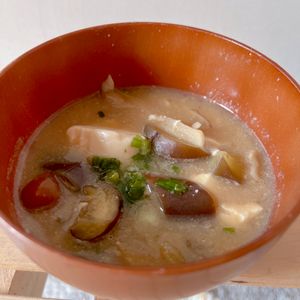 あーちゃん·͜· ♡の作ってみた!投稿(【豆腐となめことわかめのお味噌汁】たっぷり具材で満足感◎)