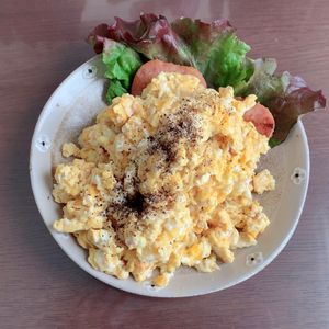 そうちゃんまま。の作ってみた!投稿(ビールに最高【お手軽ステーキスクランブルエッグのせ】)