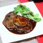 牛ヒレ肉のステーキ（フォアグラのせ）