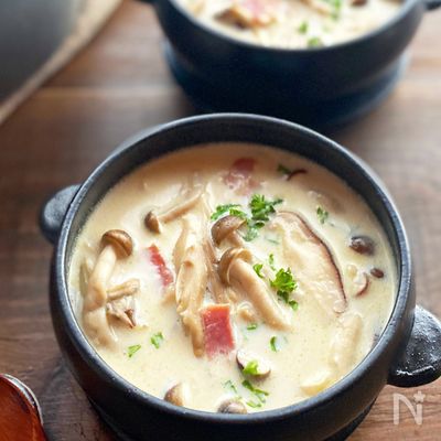 うまみたっぷり!きのことベーコンのクリームスープ