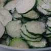 【10分でできる野菜のレシピ】塩もみきゅうりのサンドイッチの工程1
