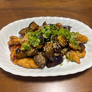 こむぎの作ってみた!投稿(鶏肉とナスのうまポン炒め【節約でも美味しく♪ご飯がすすむ！】)