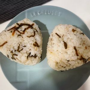amiの作ってみた!投稿(うま味たっぷり！塩昆布のオイルおにぎり)