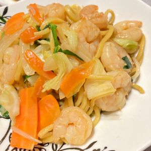 すみれの作ってみた!投稿(【上海風焼きそば】ぷりぷり海老の絶品焼きそば♡やみつきな味◎)