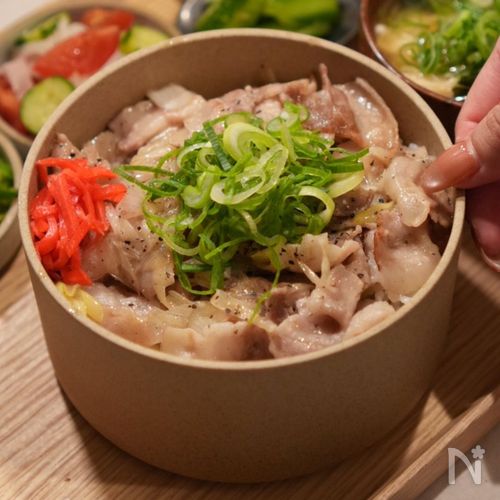 \ねぎ塩豚丼🍋🧄/