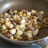 こどもウケ抜群!【じゃがいもとコーンのひき肉炒め】の工程3