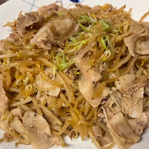 akabecoの作ってみた!投稿(豚もやしのうまだれ蒸し【#包丁不要 #放置で完成】)