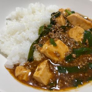 ぽちゃこの作ってみた!投稿(【スタミナニラ麻婆豆腐】10分でパパっと完成！)
