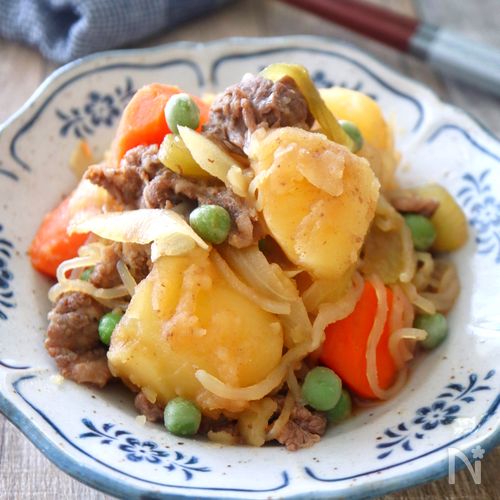 和食の王道!基本の肉じゃが♩昔ながらのシンプルで優しいお味