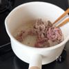 【豚こまレタススープ】包丁、まな板不要で簡単!の工程2