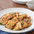 ＼あと1品・子供も食べやすい／ ツナと野菜のチーズチヂミ