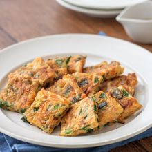 ＼あと1品・子供も食べやすい／ ツナと野菜のチーズチヂミ