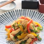 鶏むね肉とパプリカのショウガ炒め