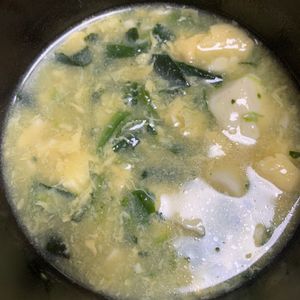 tomo🤗の作ってみた!投稿(【小松菜ときのこと豆腐の卵スープ】栄養満点◎じんわり染みる♡)