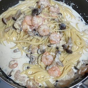 さっちゃんの作ってみた!投稿(【えびとアスパラのクリームパスタ】牛乳で作るカフェ風パスタ♡)
