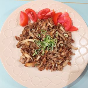 milkの作ってみた!投稿(簡単！舞茸とひき肉の甘辛炒め)