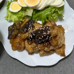 ちーさんの作ってみた!投稿(照りっと甘酢が食をそそる!秋の絶品【鶏れんこんの甘酢炒め】)