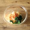 ほうれん草とさけたまごのぷちぷち麦ご飯おにぎりの工程5