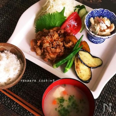 定番♡豚こま生姜焼き定食