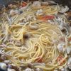 ワンパン!味付けこれだけ!ひき肉ときのこの鶏だしスープパスタの工程4