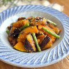 【トロッとした食感♪】なすの唐揚げと彩り野菜の黒酢あえ