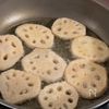カリッと絶品！蓮根のペッパー揚げ焼き【冷凍蓮根で時短節約】の工程4